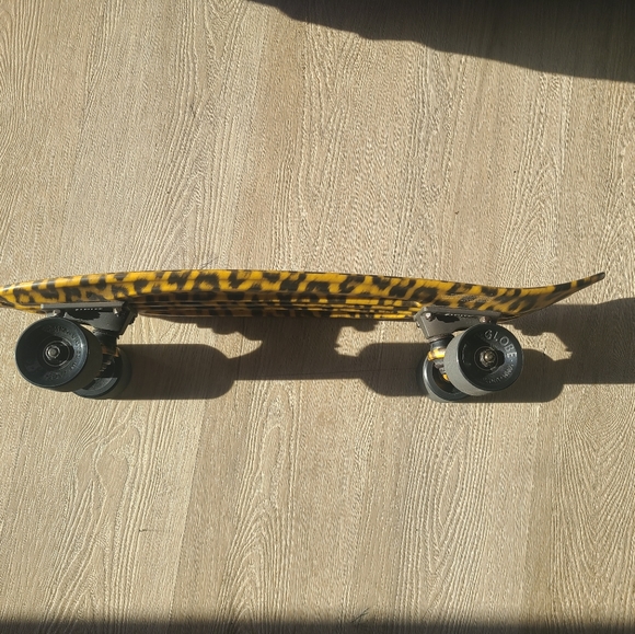 Brand new mini skateboard with leopard print wrap - Picture 2 of 10